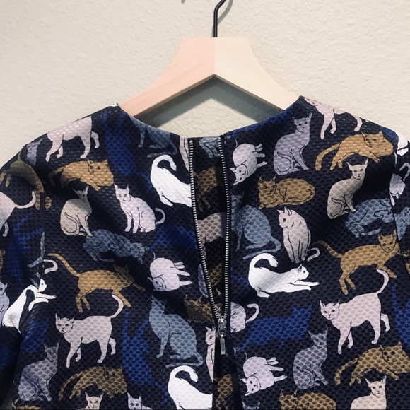 🎉 H&M Cat Blouse - Picture 3 of 5